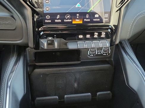 Used 2024 RAM 2500 Limited image 36