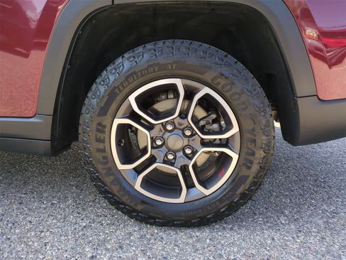 Certified 2022 Jeep Grand Cherokee Trailhawk image 14