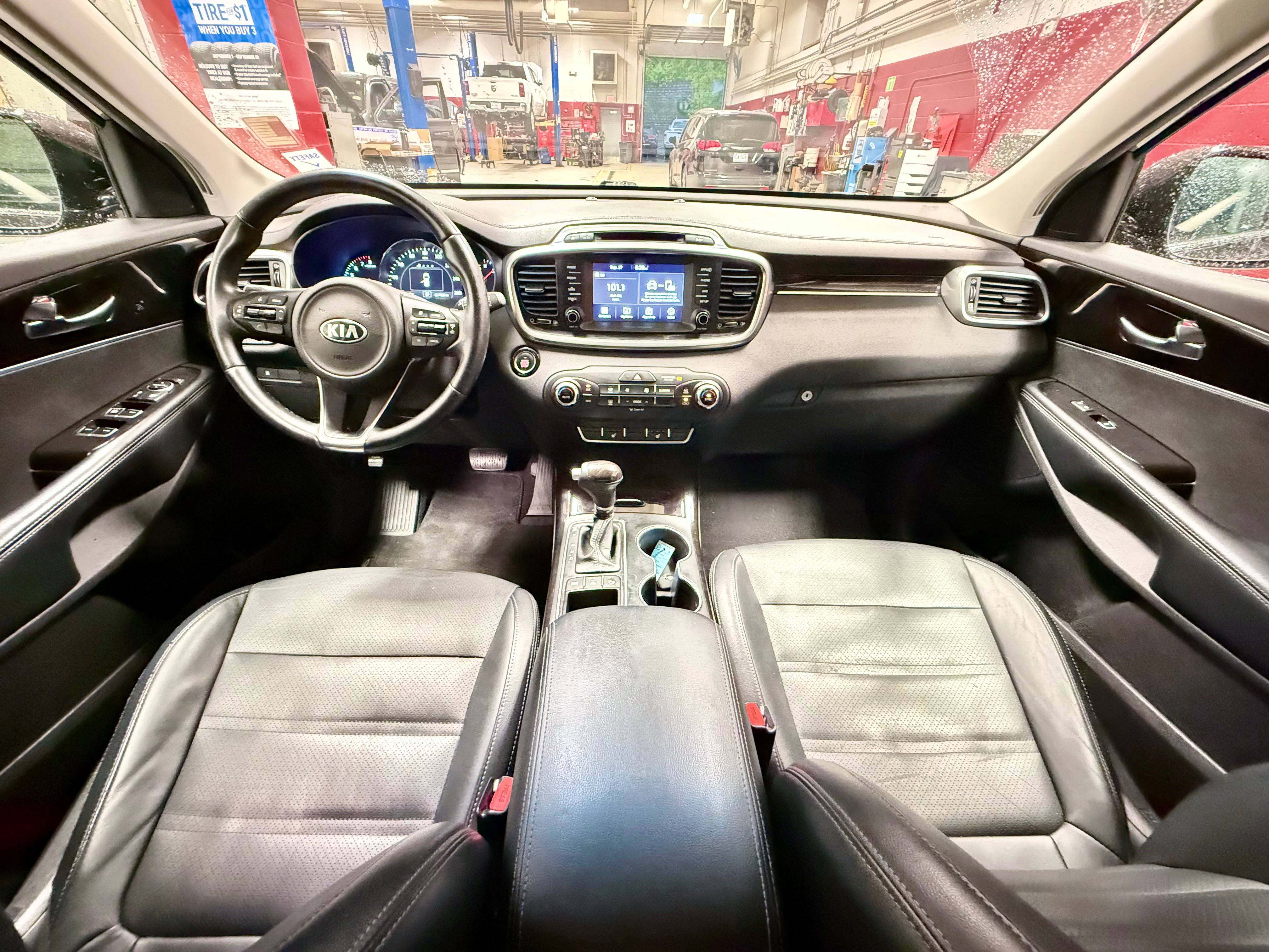 Used 2017 Kia Sorento EX AWD/4WD image 21