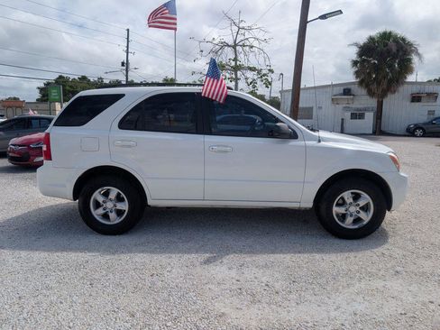 Used 2008 Kia Sorento LX image 4
