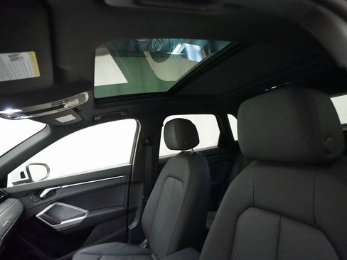 Used 2025 Audi Q3 2.0T Premium w/ Convenience Package image 31