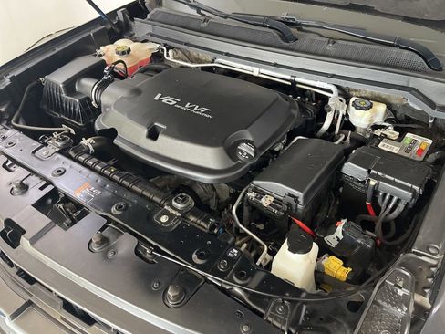 Used 2018 Chevrolet Colorado Z71 AWD/4WD image 12