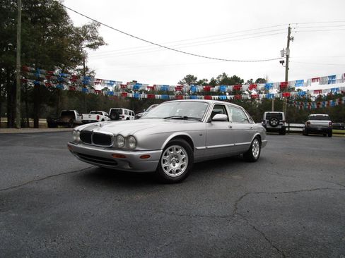 Used 2001 Jaguar XJ8 image 29