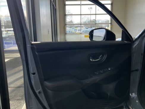 Used 2025 Honda HR-V Sport image 17