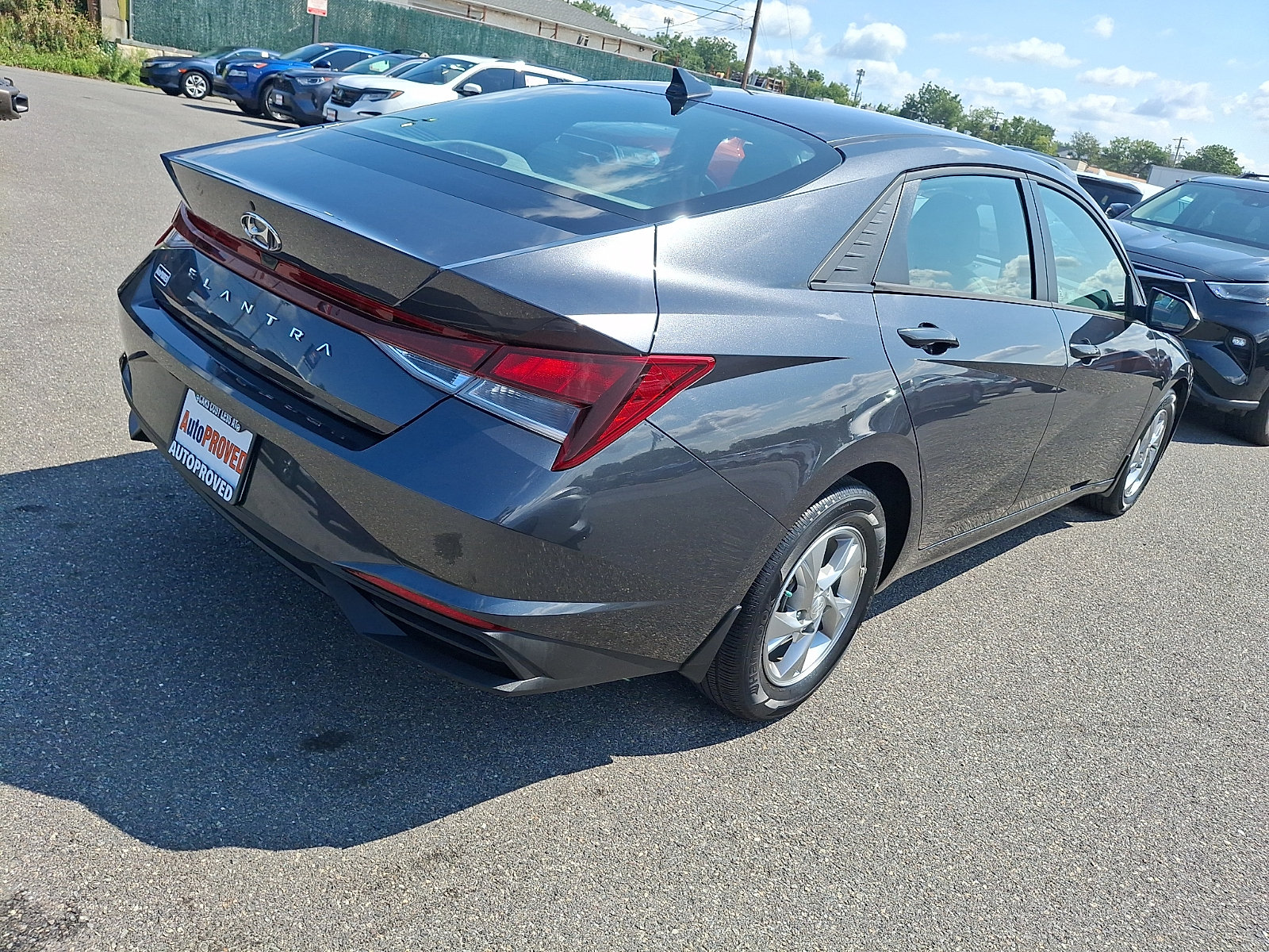 Used 2021 Hyundai Elantra SE FWD image 6