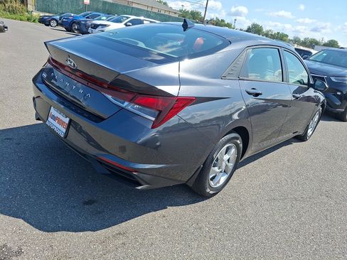 Used 2021 Hyundai Elantra SE FWD image 6