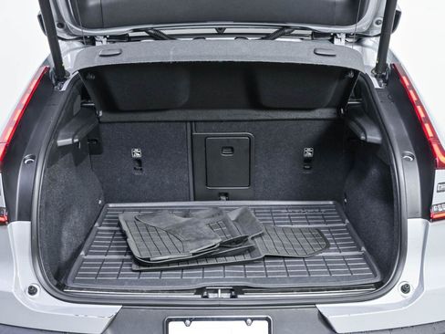 Certified 2024 Volvo C40 P8 Recharge Plus w/ Climate Package AWD/4WD image 29
