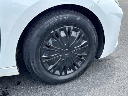 Used 2020 Hyundai Elantra SE w/ Cargo Package (C1) FWD image 9