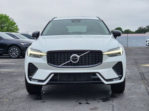 Used 2025 Volvo XC60 B5 Core w/ Climate Package image 9