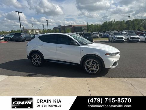 Used 2024 Alfa Romeo Tonale Ti w/ Premium Interior Package image 10