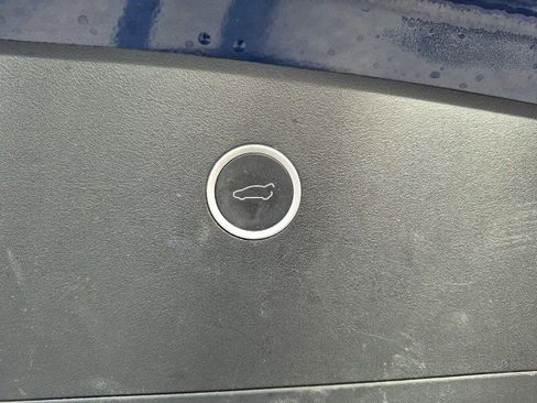 Used 2018 Tesla Model X 75D image 27