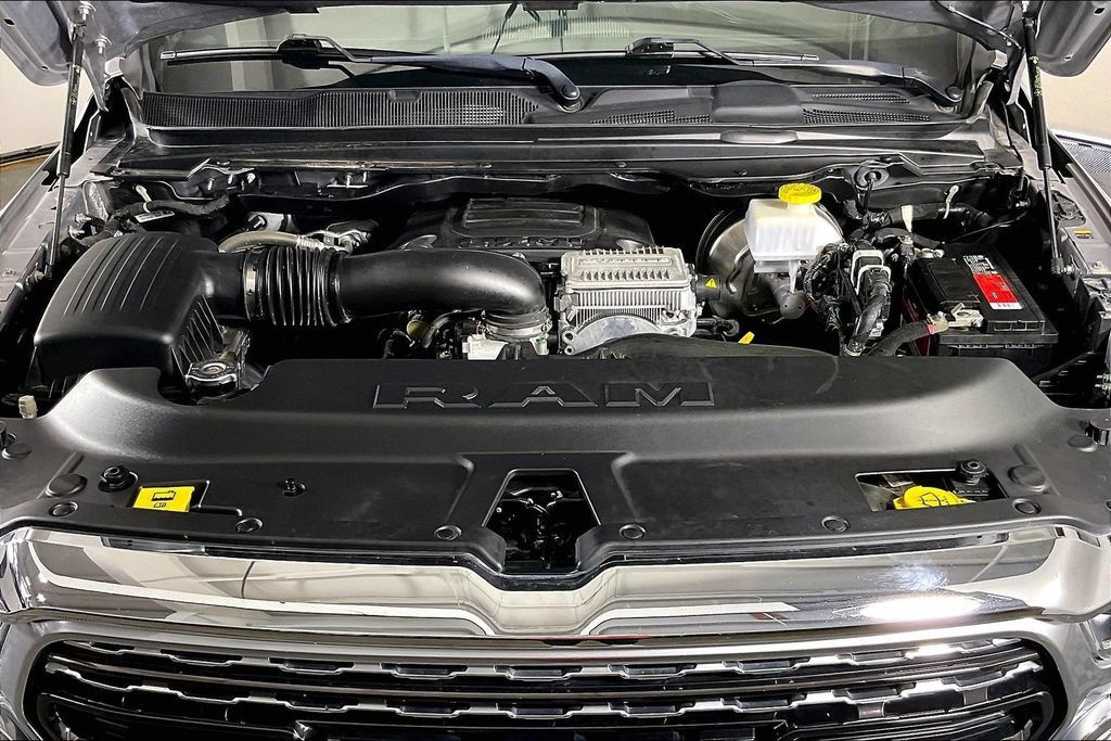 Used 2024 RAM 1500 Limited AWD/4WD image 12