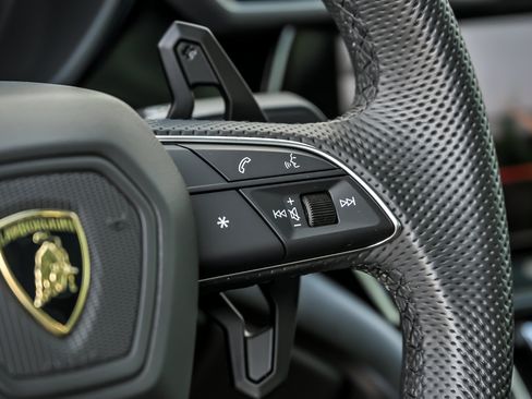Used 2024 Lamborghini Urus S AWD/4WD image 24