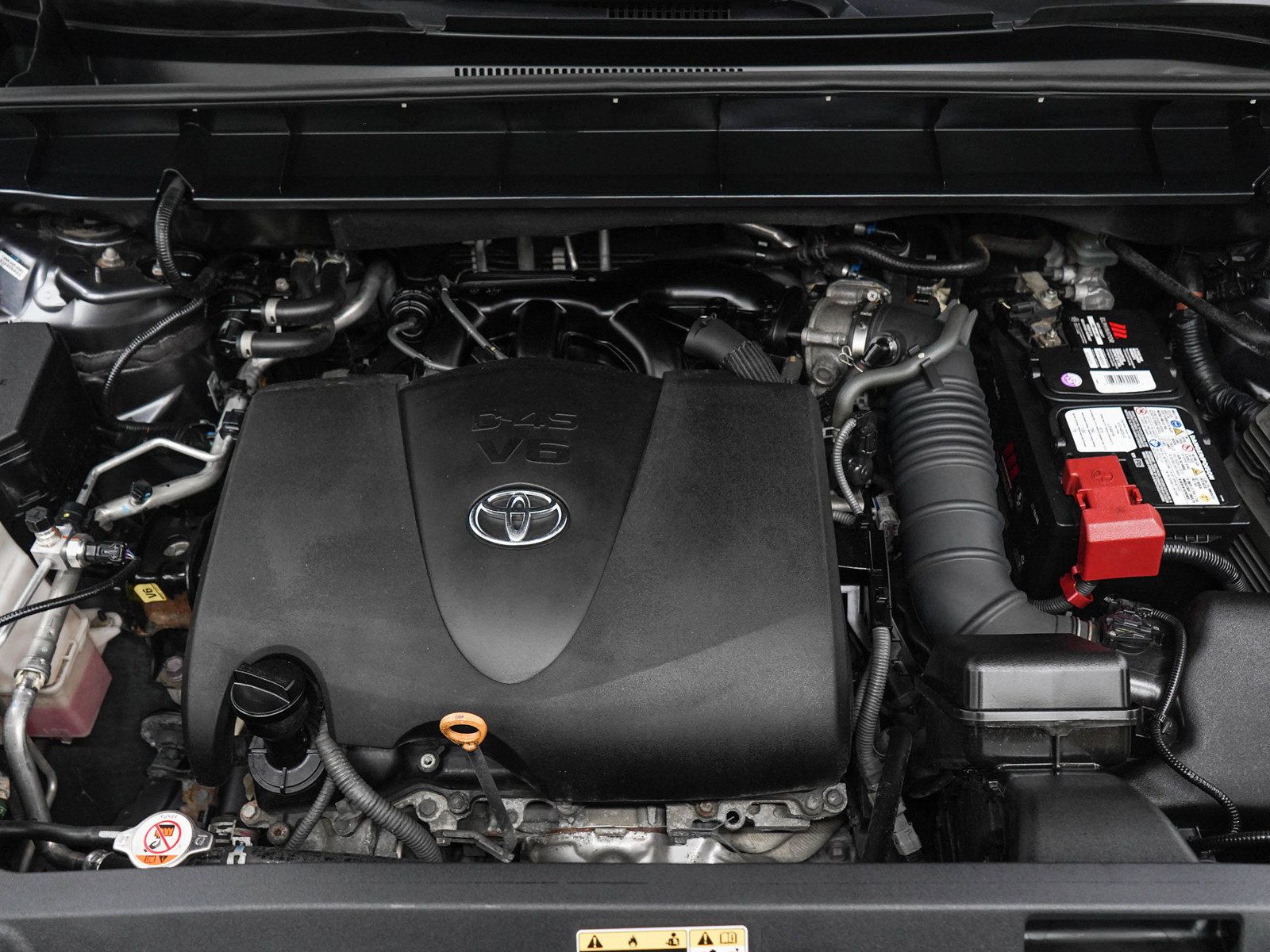 Used 2020 Toyota Highlander XLE AWD/4WD image 32