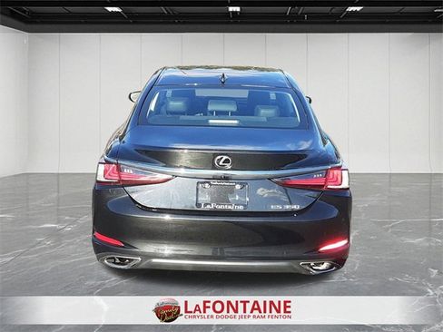 Used 2022 Lexus ES 350 image 4