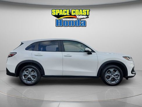 New 2026 Honda HR-V LX image 4