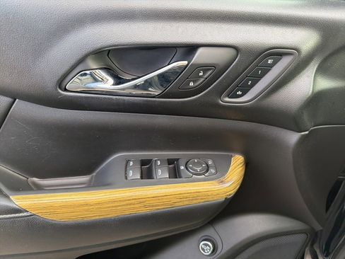 Used 2017 GMC Acadia Denali w/ Technology Package image 19