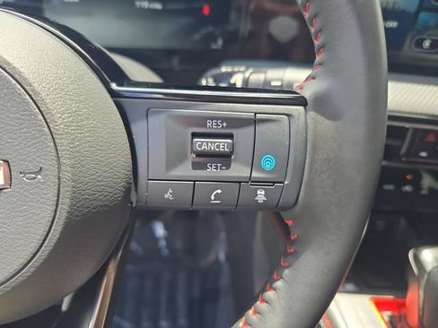 Used 2025 Nissan Kicks SR FWD image 24