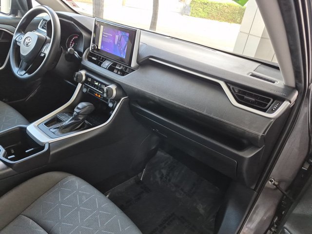 Used 2025 Toyota RAV4 XLE FWD image 6