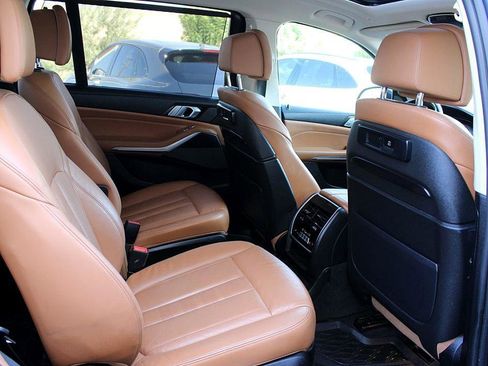 Used 2020 BMW X7 xDrive40i w/ Premium Package image 18