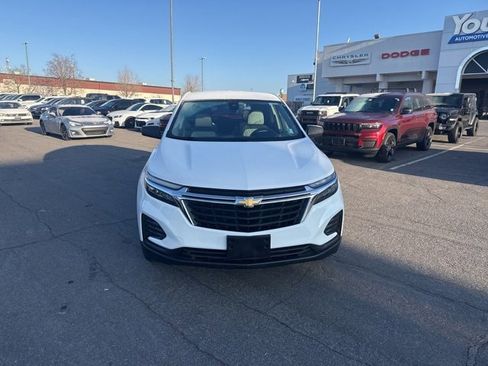 Used 2024 Chevrolet Equinox LS image 2