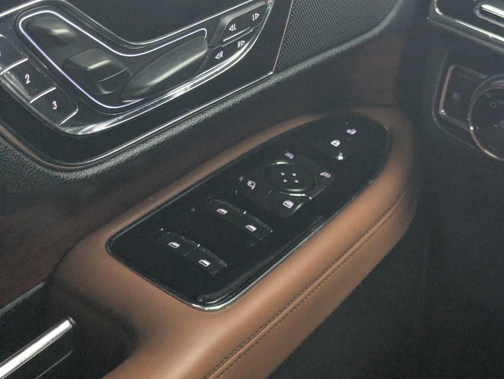 Used 2021 Lincoln Navigator Reserve RWD image 15