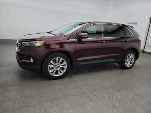 Used 2024 Ford Edge Titanium image 2