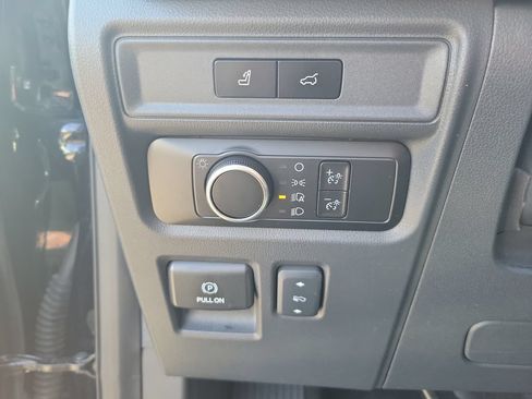 Used 2024 Ford Expedition XLT RWD image 32