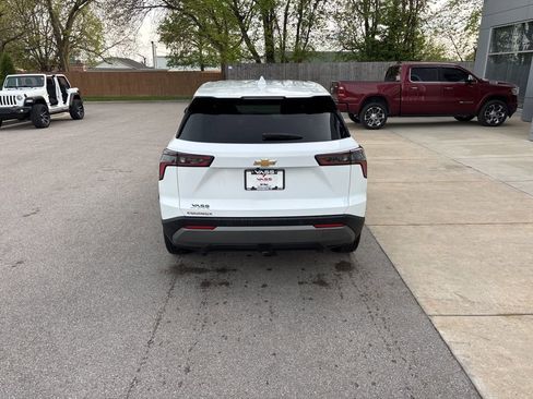 Used 2025 Chevrolet Equinox LT FWD image 4