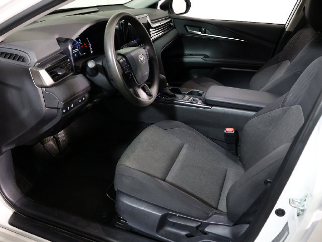 Used 2025 Toyota Camry LE FWD image 12
