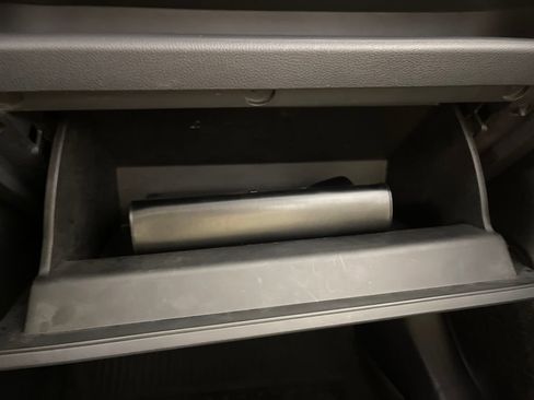 Used 2020 Toyota RAV4 XLE Premium image 27