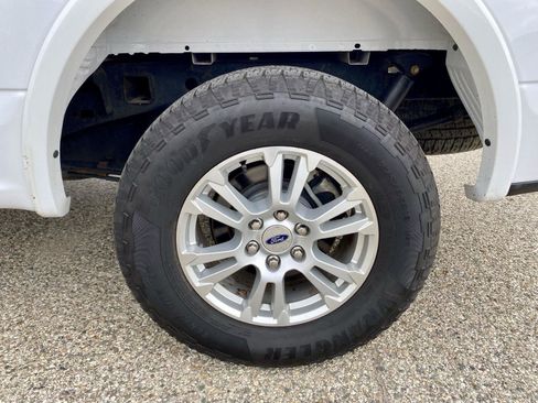 Used 2017 Ford F150 Lariat w/ Equipment Group 501A Mid image 39