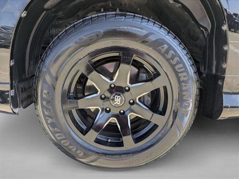 Used 2019 Lexus GX 460 image 25