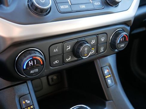 Used 2018 GMC Acadia Denali w/ Technology Package image 19