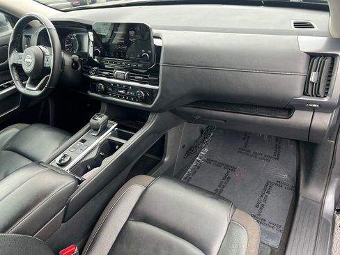 Used 2023 Nissan Pathfinder SL w/ Cargo Package image 31