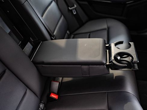 Used 2016 Mercedes-Benz E 350 4MATIC Sedan image 46