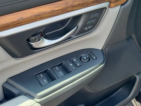 Used 2018 Honda CR-V Touring image 18