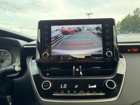 Used 2022 Toyota Corolla LE FWD image 24