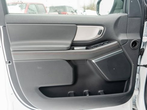 Used 2025 Ford Expedition Active image 20