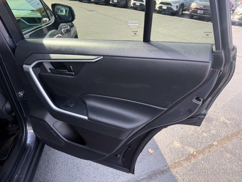 Certified 2022 Toyota RAV4 LE AWD/4WD image 18
