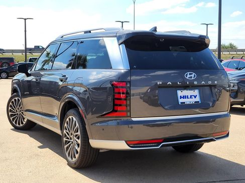 New 2026 Hyundai Palisade Calligraphy FWD image 3