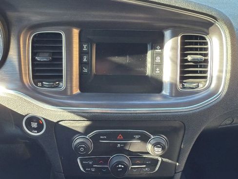 Used 2017 Dodge Charger SE image 17