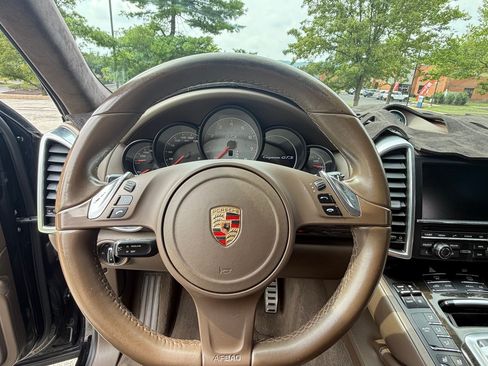 Used 2014 Porsche Cayenne GTS AWD/4WD image 27