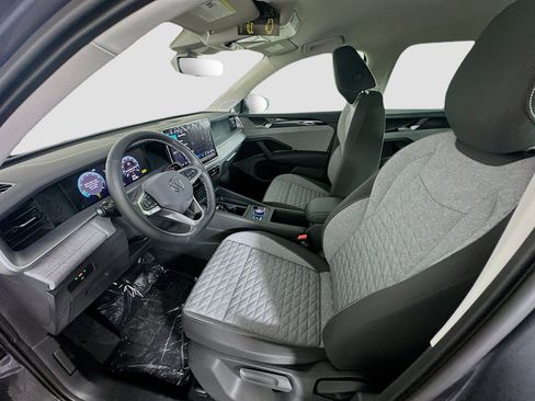 Certified 2025 Volkswagen Tiguan S FWD image 13