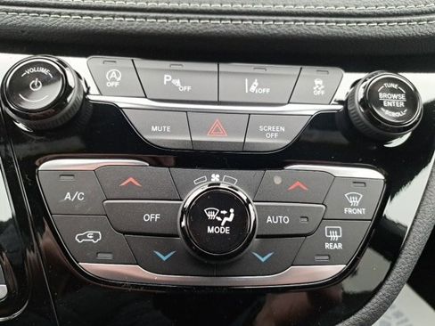 New 2026 Chrysler Pacifica Select image 24