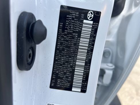 Used 2025 Toyota Corolla LE image 26