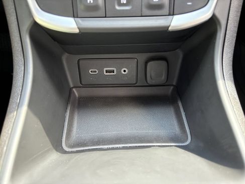 Used 2024 GMC Terrain SLE w/ Driver Convenience Package FWD image 27