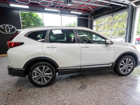 Used 2020 Honda CR-V Touring image 4