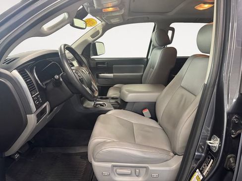 Used 2019 Toyota Sequoia SR5 w/ Premium Package AWD/4WD image 7