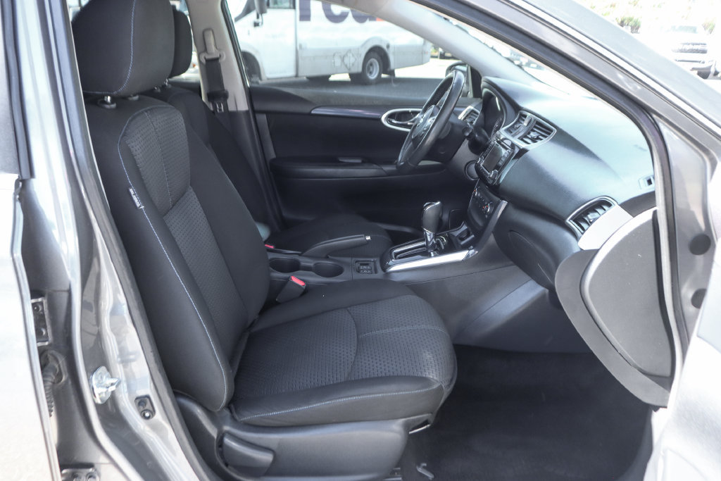 Used 2017 Nissan Sentra SR FWD image 35